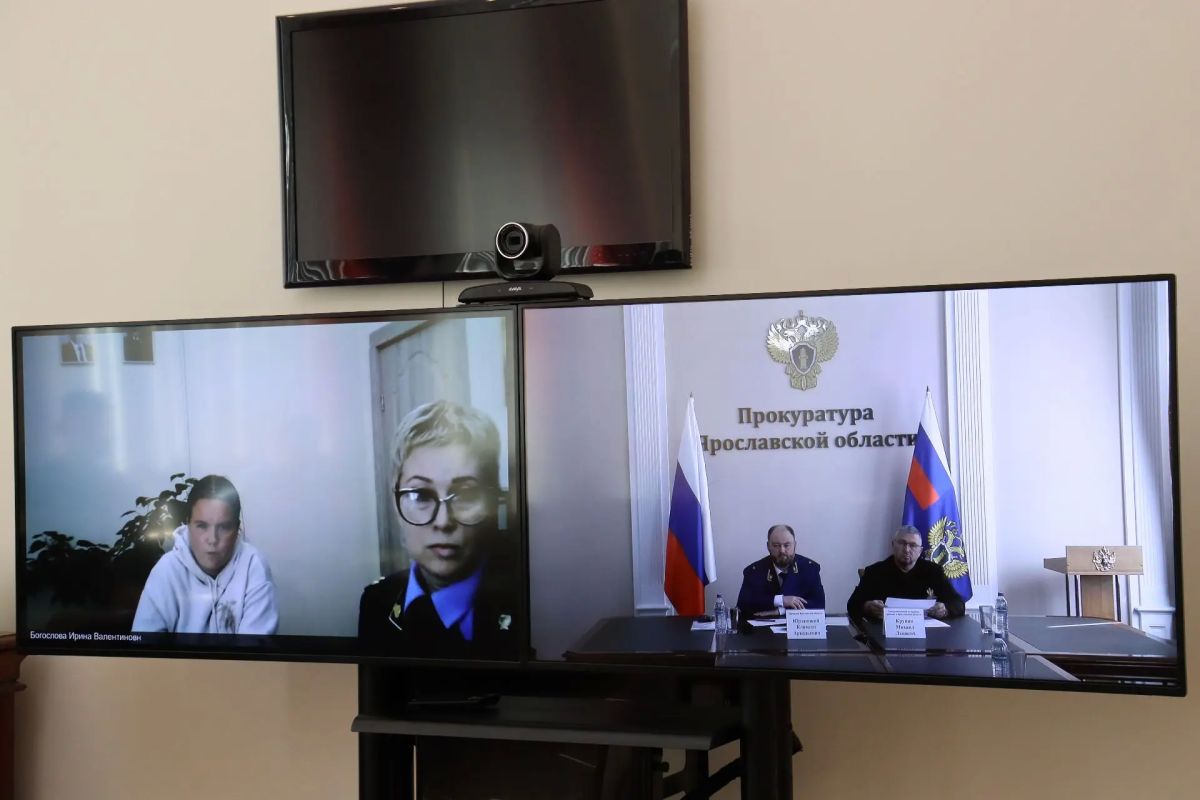 Сегодня, 20 августа, прокурор Ярославской области Климент Юрздицкий и региональный Уполномоченный по правам ребенка Михаил Крупин провели совместный прием граждан по вопросам соблюдения прав и законных интересов... Сегодня, 20 августа, прокурор Ярославской области Климент Юрздицкий и региональный Уполномоченный по правам ребенка Михаил Крупин провели совместный прием граждан по вопросам соблюдения прав и законных интересов...