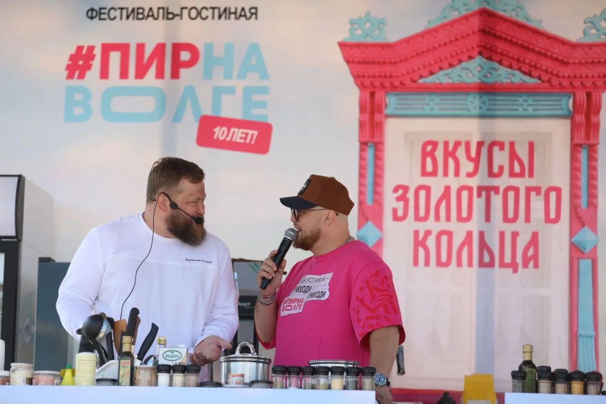 Михаил Евраев: Вместе с председателем ПСБ Петром Михайловичем Фрадковым открыли юбилейный, десятый фестиваль «Пир на Волге» Михаил Евраев: Вместе с председателем ПСБ Петром Михайловичем Фрадковым открыли юбилейный, десятый фестиваль «Пир на Волге»