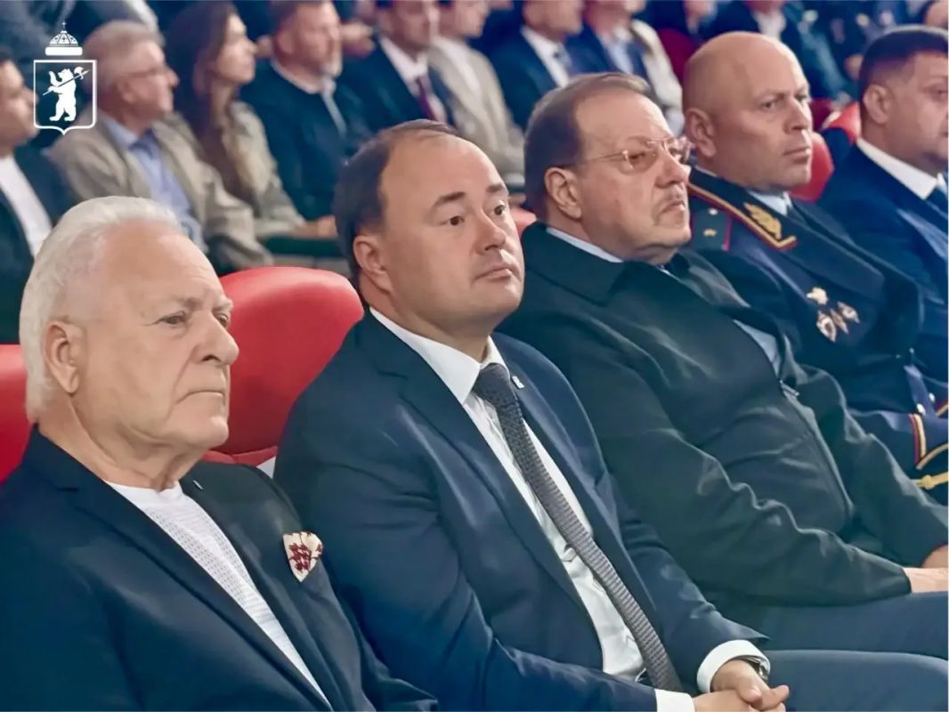 Артём Молчанов: Дали старт работе основной арены нового волейбольного центра в Ярославле Артём Молчанов: Дали старт работе основной арены нового волейбольного центра в Ярославле