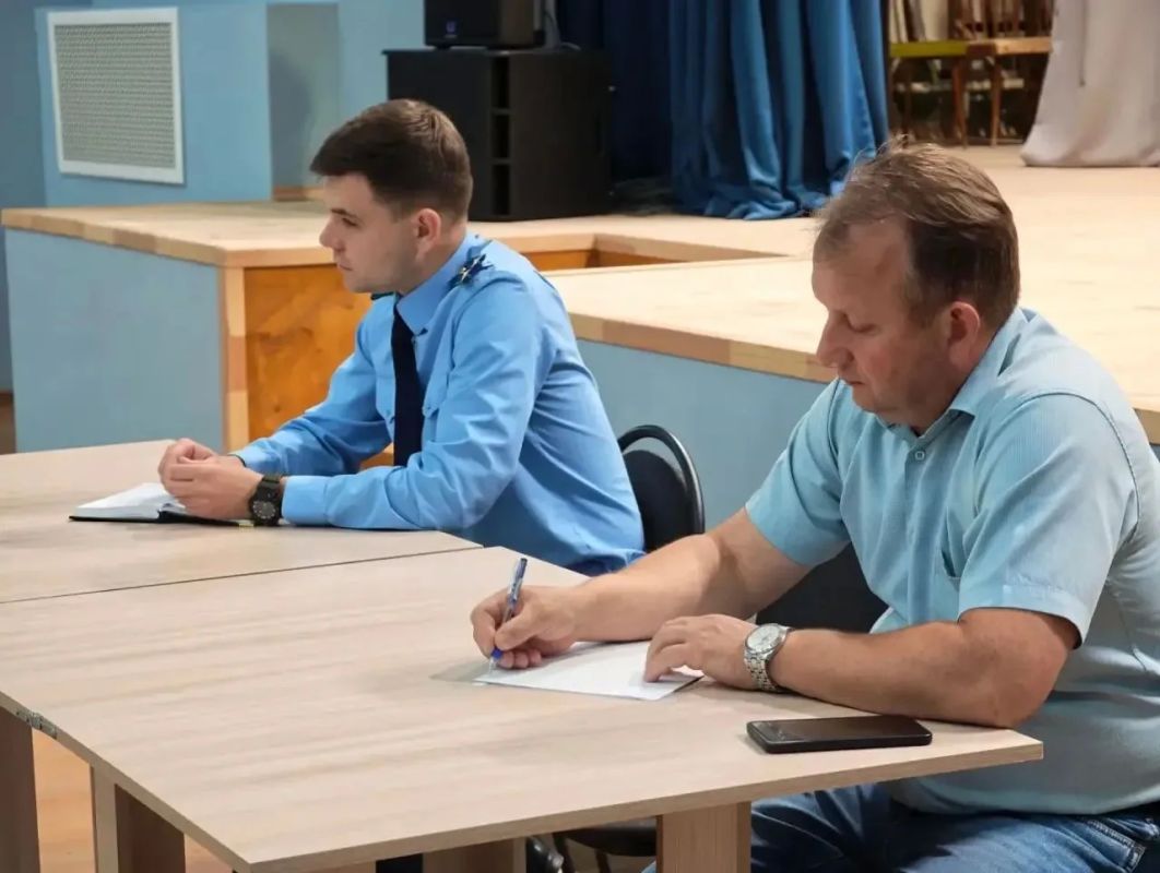 Прокурор Борисоглебского района провел совместный прием граждан с главой Борисоглебского муниципального округа Прокурор Борисоглебского района провел совместный прием граждан с главой Борисоглебского муниципального округа