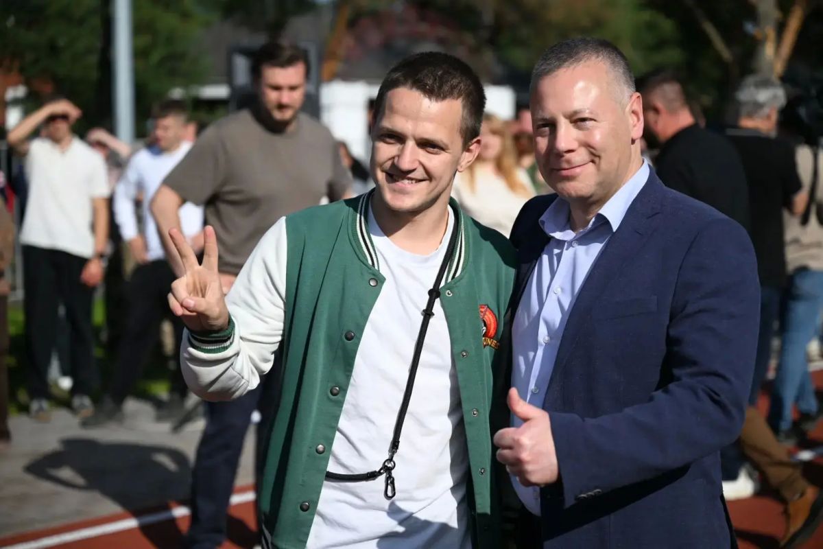 Михаил Евраев: В поселке Борисоглебском открыт новый стадион Михаил Евраев: В поселке Борисоглебском открыт новый стадион