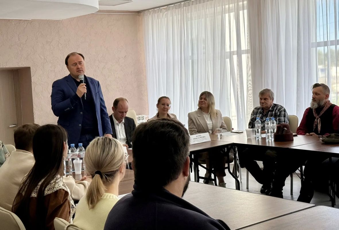 Артём Молчанов: В Большом селе оценил инвестиционную привлекательность и пути дальнейшего промышленного и туристического развития округа Артём Молчанов: В Большом селе оценил инвестиционную привлекательность и пути дальнейшего промышленного и туристического развития округа