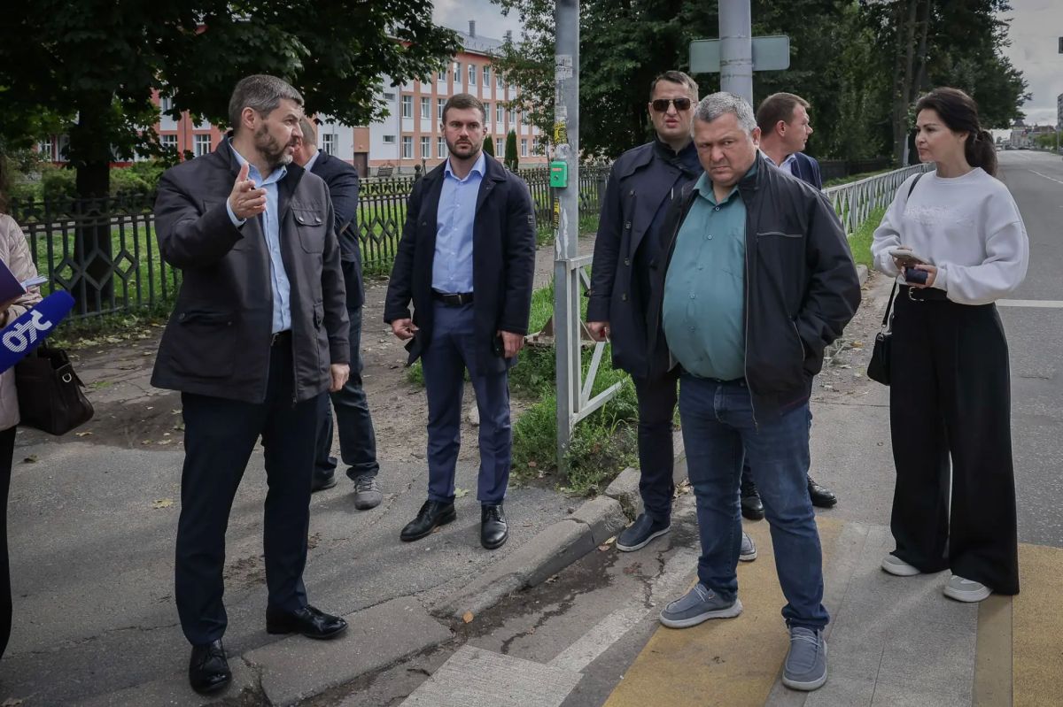 Внимание Центральному микрорайону: глава города продолжает еженедельные обходы территорий Внимание Центральному микрорайону: глава города продолжает еженедельные обходы территорий