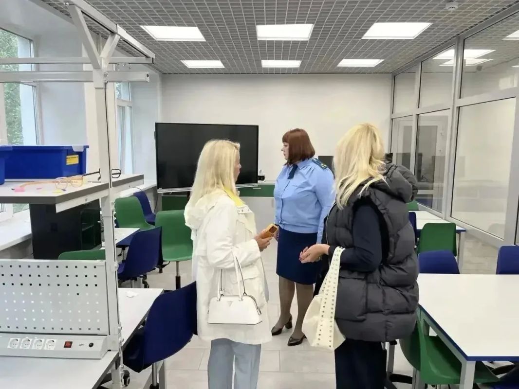 В рамках надзорного сопровождения подготовки образовательных организаций к новому учебному году провела серию выездных мероприятий В рамках надзорного сопровождения подготовки образовательных организаций к новому учебному году провела серию выездных мероприятий