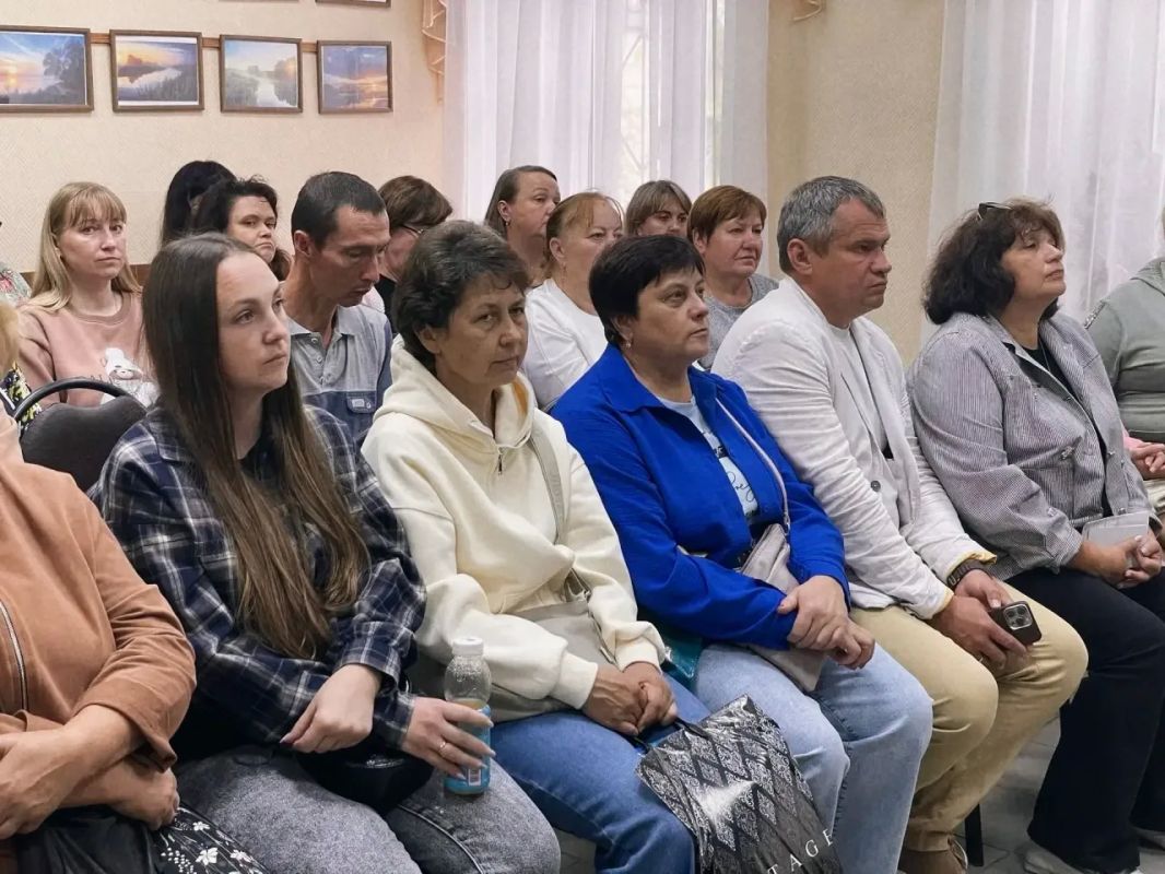Артём Молчанов: Вместе с главой Ярославского округа Алексеем Михайловым подписали соглашение о межмуниципальном сотрудничестве — важный шаг для совместной работы над вопросами, которые волнуют жителей Артём Молчанов: Вместе с главой Ярославского округа Алексеем Михайловым подписали соглашение о межмуниципальном сотрудничестве — важный шаг для совместной работы над вопросами, которые волнуют жителей