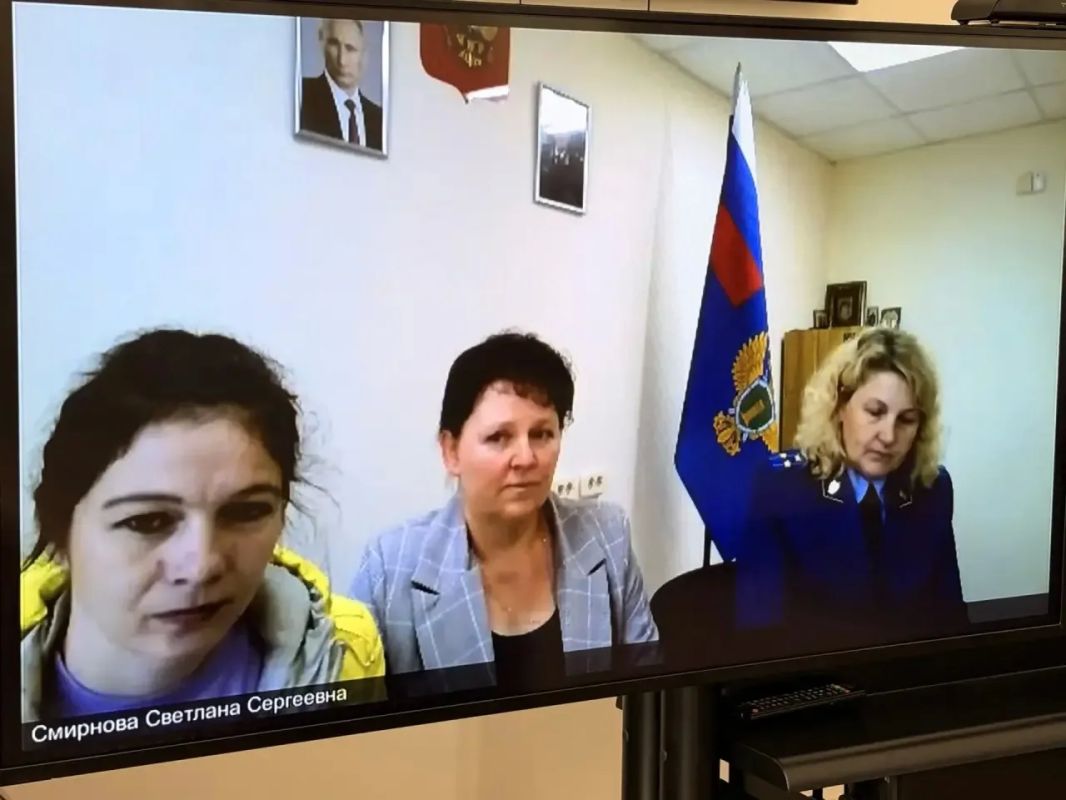 Сегодня, 31 августа, первый заместитель прокурора области Алексей Путилов в режиме видео-конференц-связи провел личный прием жителей Брейтовского муниципального округа Сегодня, 31 августа, первый заместитель прокурора области Алексей Путилов в режиме видео-конференц-связи провел личный прием жителей Брейтовского муниципального округа