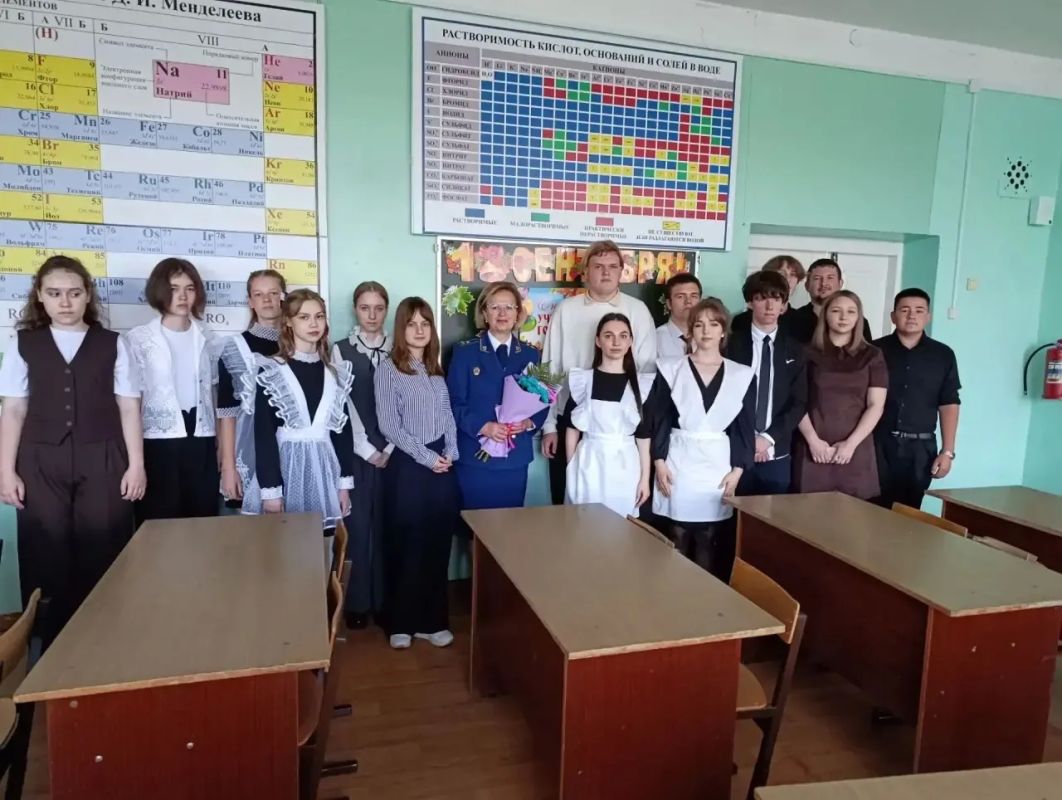 Сегодня прокуроры районов приняли участие в торжественных мероприятиях, посвященных Дню знаний Сегодня прокуроры районов приняли участие в торжественных мероприятиях, посвященных Дню знаний