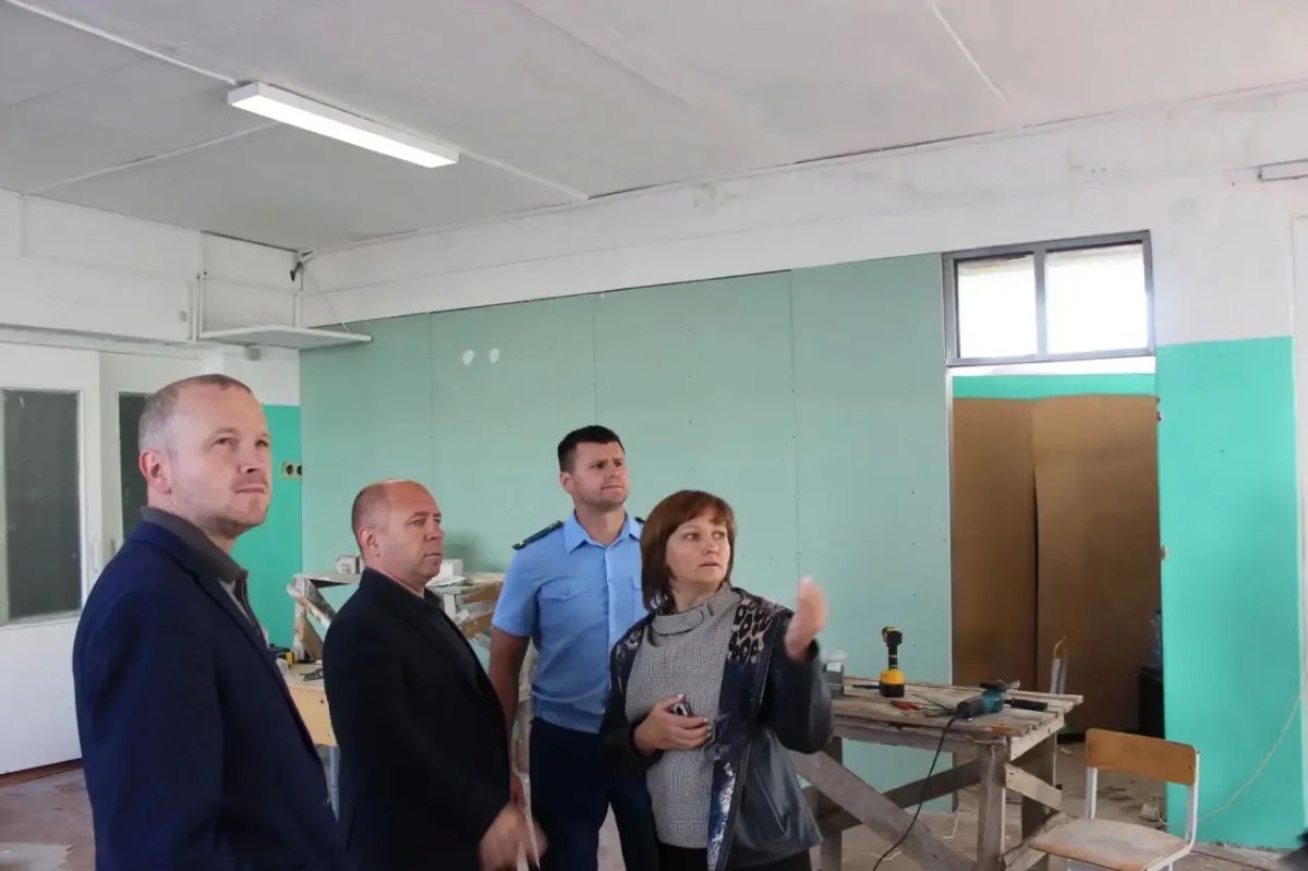 В рамках надзорного сопровождения реализации национального проекта «Молодежь и дети» прокуратура Некоузского района контролирует исполнение требований законодательства при капитальном ремонте здания школы в селе Новый Некоуз В рамках надзорного сопровождения реализации национального проекта «Молодежь и дети» прокуратура Некоузского района контролирует исполнение требований законодательства при капитальном ремонте здания школы в селе Новый Некоуз