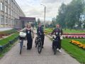 Для многих наших коллег велосипед не просто транспорт — он верный спутник там, где асфальт давно закончился, а адреса подомового обхода еще нет… С фирменными шопперами, полными памяток и приглашений на выборы, и с попутным...