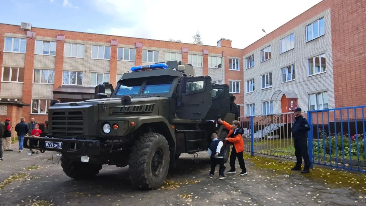 В школах Рыбинска прошёл День солидарности в борьбе с терроризмом В школах Рыбинска прошёл День солидарности в борьбе с терроризмом
