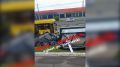 В Ярославле «Мерседес» врезался в остановку общественного транспорта