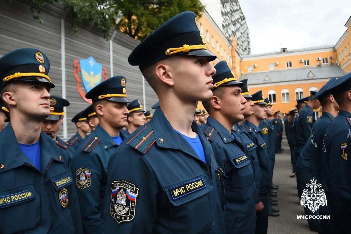 #ЛицаМЧС. . Сегодня мы расскажем о старшем лейтенанте внутренней службы Даниле Васильеве, начальнике караула пожарно-спасательной части № 28 города Переславля-Залесского #ЛицаМЧС. . Сегодня мы расскажем о старшем лейтенанте внутренней службы Даниле Васильеве, начальнике караула пожарно-спасательной части № 28 города Переславля-Залесского