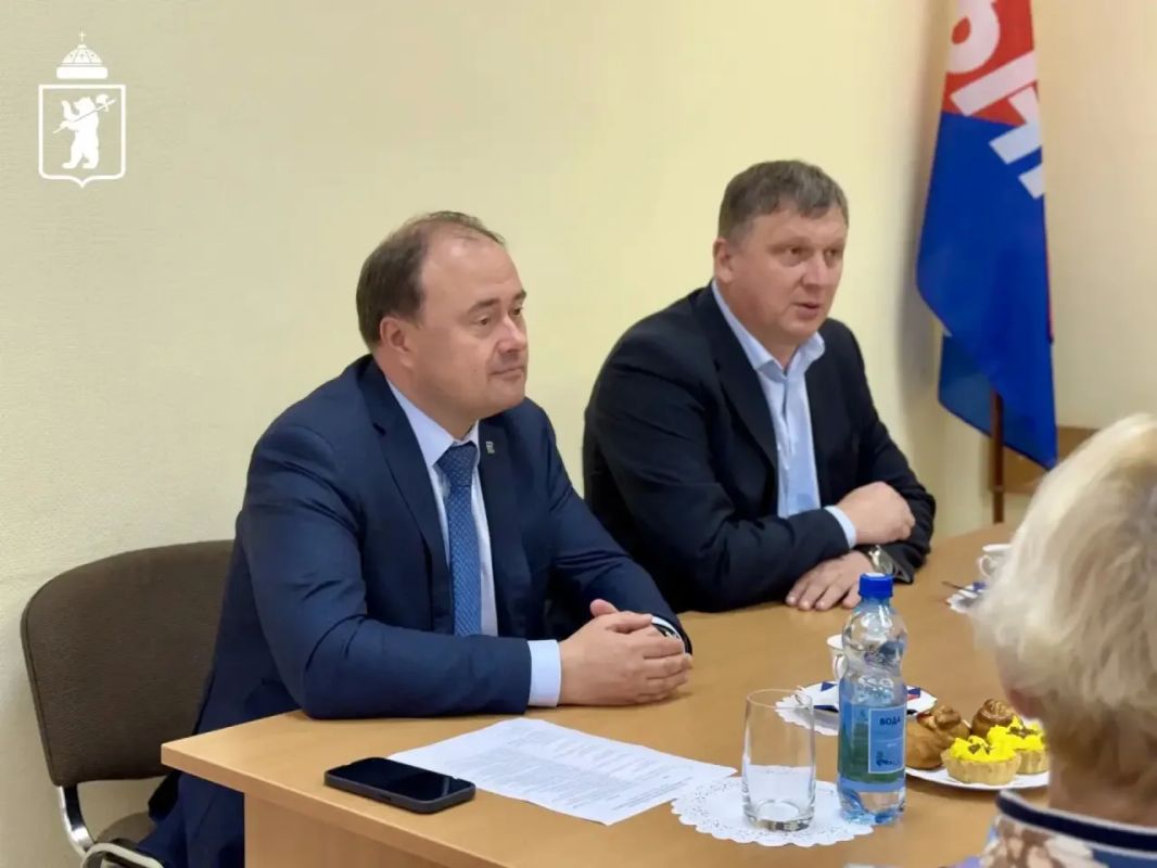 Артём Молчанов: На встрече с представителями профсоюзной организации Ярославской области обсудили улучшение условий труда Артём Молчанов: На встрече с представителями профсоюзной организации Ярославской области обсудили улучшение условий труда