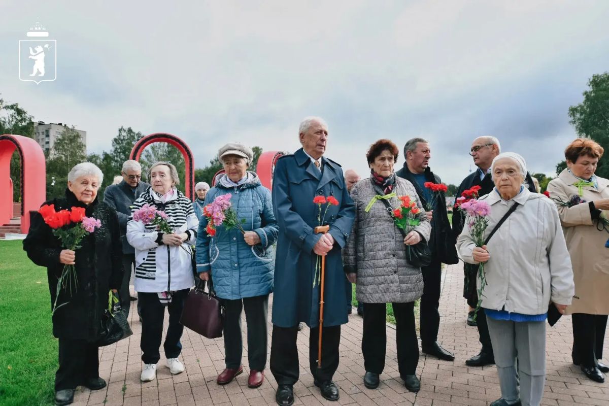 Митинг в память о годовщине блокады Ленинграда прошел в Ярославле Митинг в память о годовщине блокады Ленинграда прошел в Ярославле