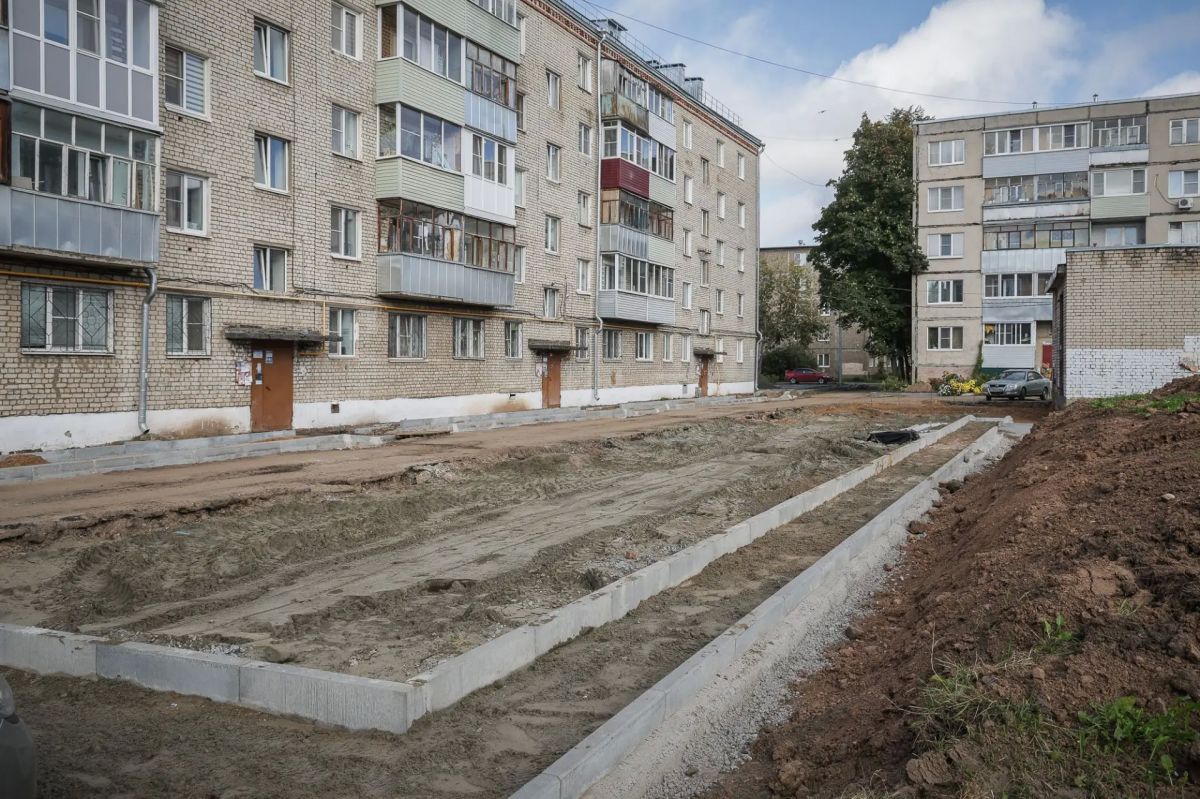 Благоустройство двора на Карла Либкнехта, 9 выходит на финишную прямую Благоустройство двора на Карла Либкнехта, 9 выходит на финишную прямую