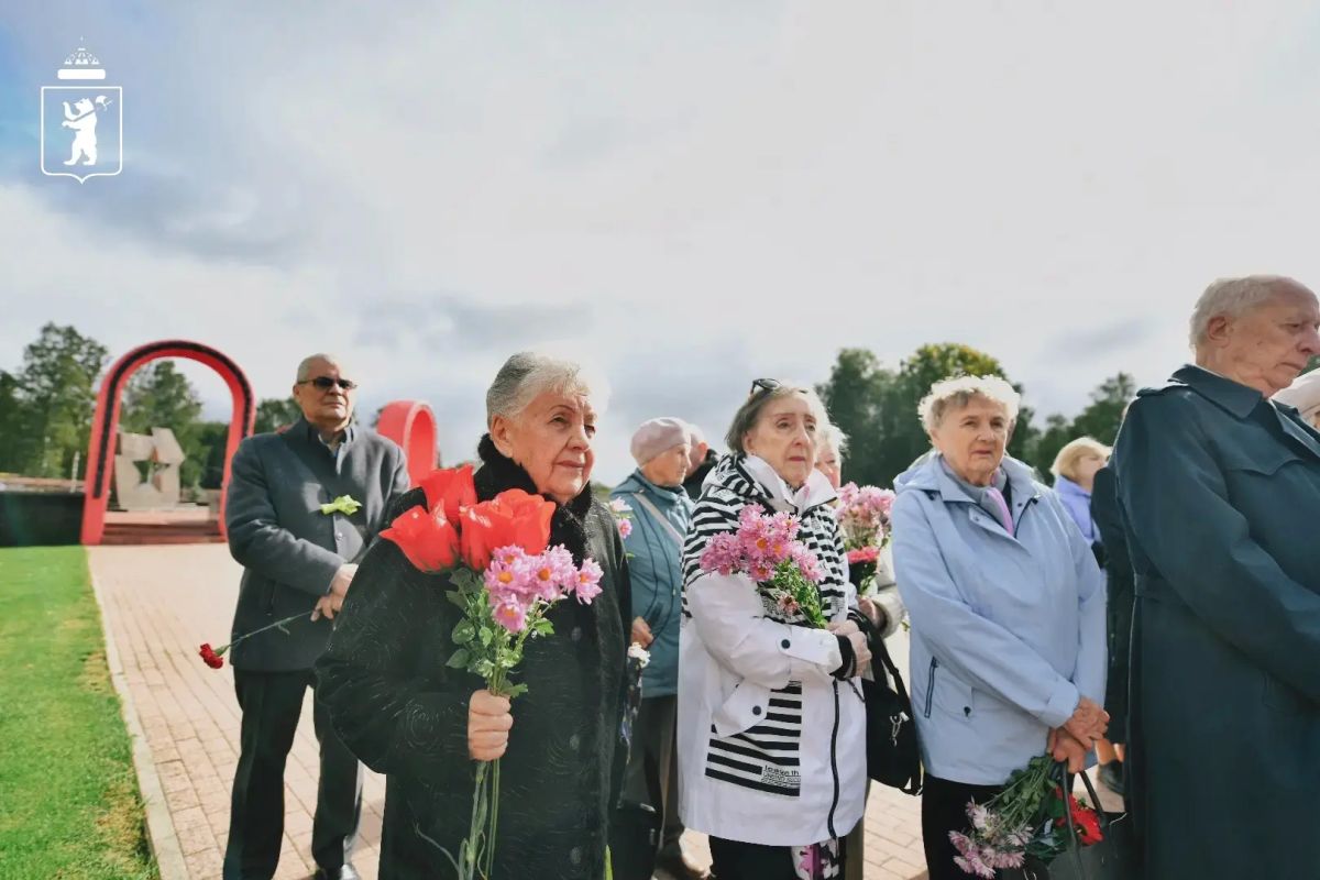 Митинг в память о годовщине блокады Ленинграда прошел в Ярославле Митинг в память о годовщине блокады Ленинграда прошел в Ярославле