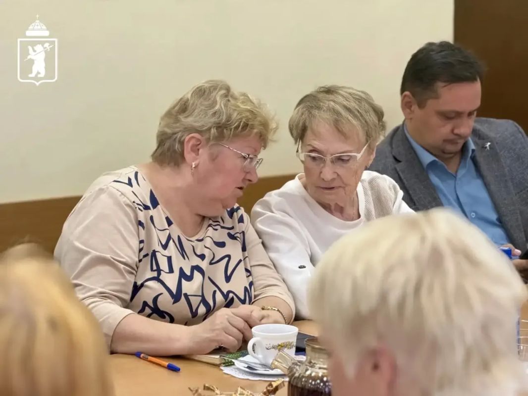 Артём Молчанов: На встрече с представителями профсоюзной организации Ярославской области обсудили улучшение условий труда Артём Молчанов: На встрече с представителями профсоюзной организации Ярославской области обсудили улучшение условий труда