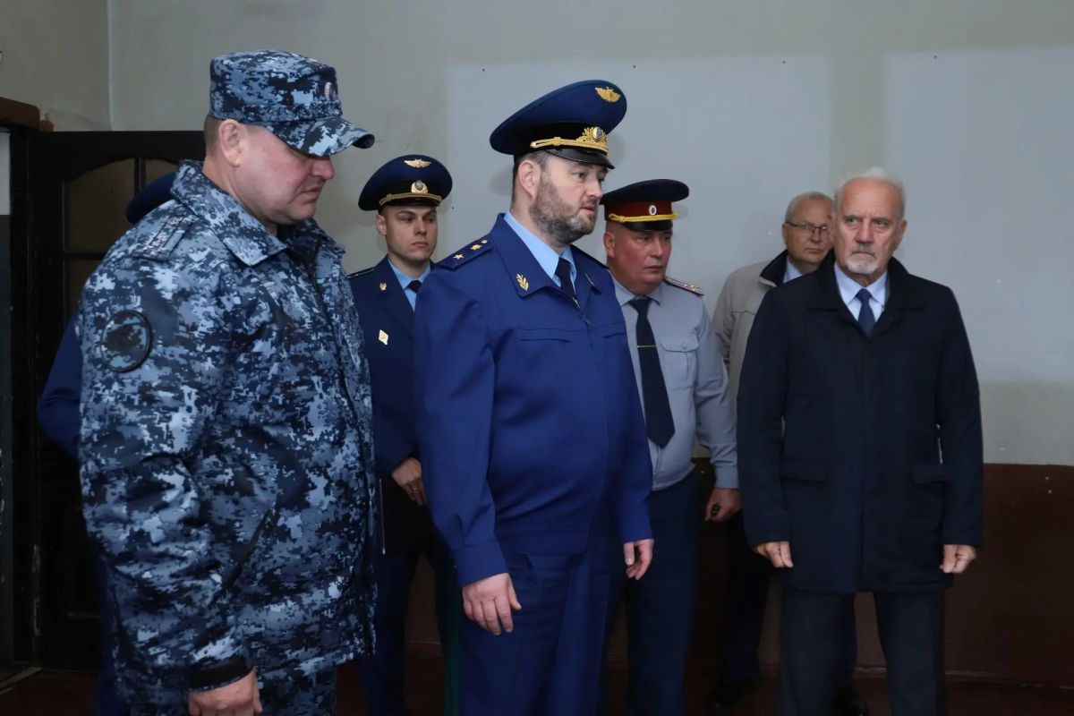 Прокурор Ярославской области Климент Юрздицкий провел проверку исполнения законодательства в исправительной колонии № 1 Управления Федеральной службы исполнения наказаний России по Ярославской области Прокурор Ярославской области Климент Юрздицкий провел проверку исполнения законодательства в исправительной колонии № 1 Управления Федеральной службы исполнения наказаний России по Ярославской области