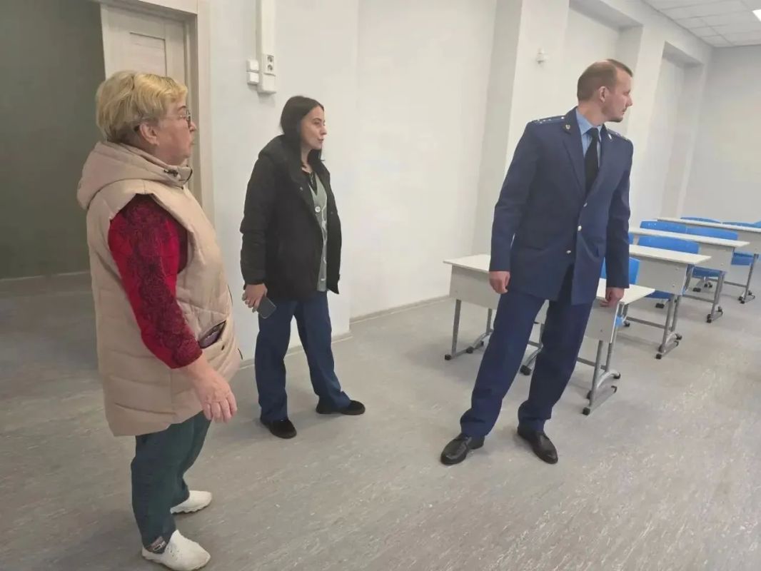 В рамках надзорного сопровождения реализации национального проекта «Молодежь и дети» Рыбинская городская прокуратура контролирует исполнение требований законодательства при капитальном ремонте здания Тихменевской школы в... В рамках надзорного сопровождения реализации национального проекта «Молодежь и дети» Рыбинская городская прокуратура контролирует исполнение требований законодательства при капитальном ремонте здания Тихменевской школы в...