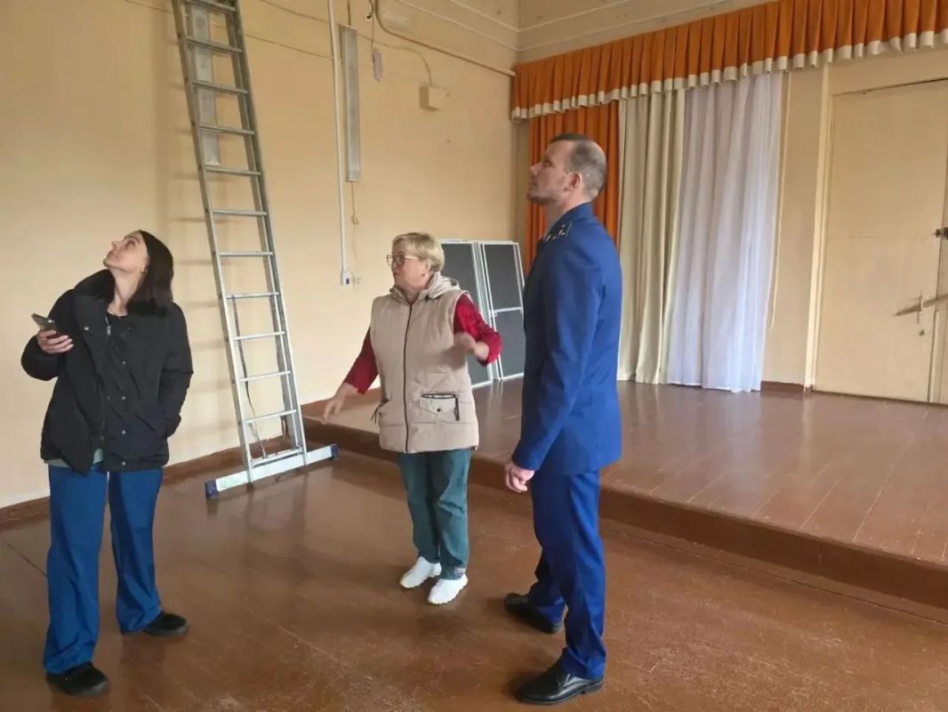 В рамках надзорного сопровождения реализации национального проекта «Молодежь и дети» Рыбинская городская прокуратура контролирует исполнение требований законодательства при капитальном ремонте здания Тихменевской школы в... В рамках надзорного сопровождения реализации национального проекта «Молодежь и дети» Рыбинская городская прокуратура контролирует исполнение требований законодательства при капитальном ремонте здания Тихменевской школы в...