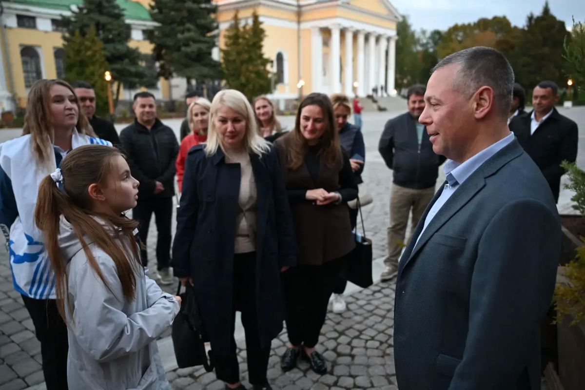 Михаил Евраев: Пешеходный центр в Рыбинске открыли в начале августа, но он продолжает свое преображение Михаил Евраев: Пешеходный центр в Рыбинске открыли в начале августа, но он продолжает свое преображение