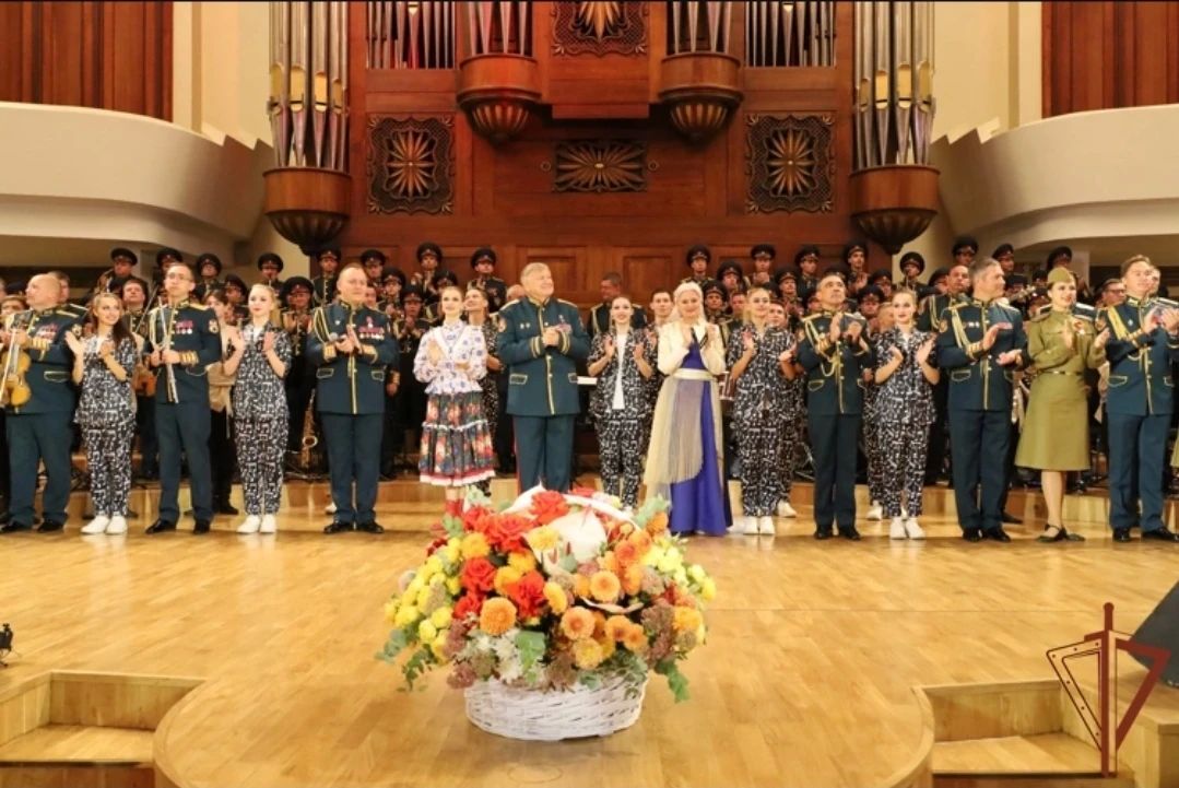 В Казани состоялся очередной концерт гастрольного тура Академического ансамбля песни и пляски Росгвардии, посвящённого 10-летию ведомства и 215-летию войск правопорядка В Казани состоялся очередной концерт гастрольного тура Академического ансамбля песни и пляски Росгвардии, посвящённого 10-летию ведомства и 215-летию войск правопорядка