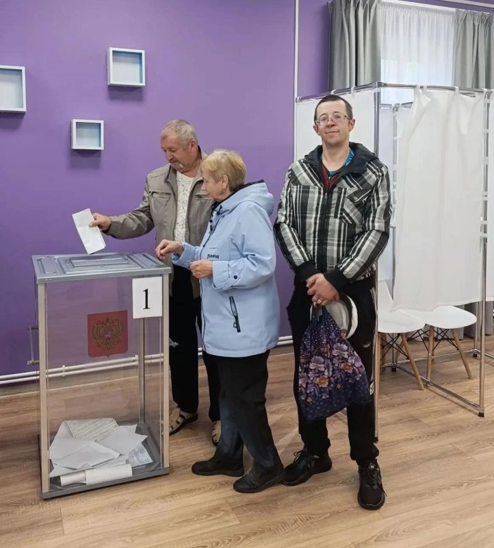 Мама, папа, я — голосующая семья! Мама, папа, я — голосующая семья!