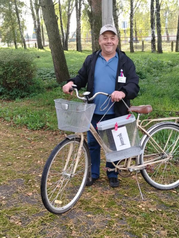 Каждый километр по бездорожью в самые отдаленные уголки региона — это шаг к тому, чтобы ни один голос не остался неуслышанным Каждый километр по бездорожью в самые отдаленные уголки региона — это шаг к тому, чтобы ни один голос не остался неуслышанным