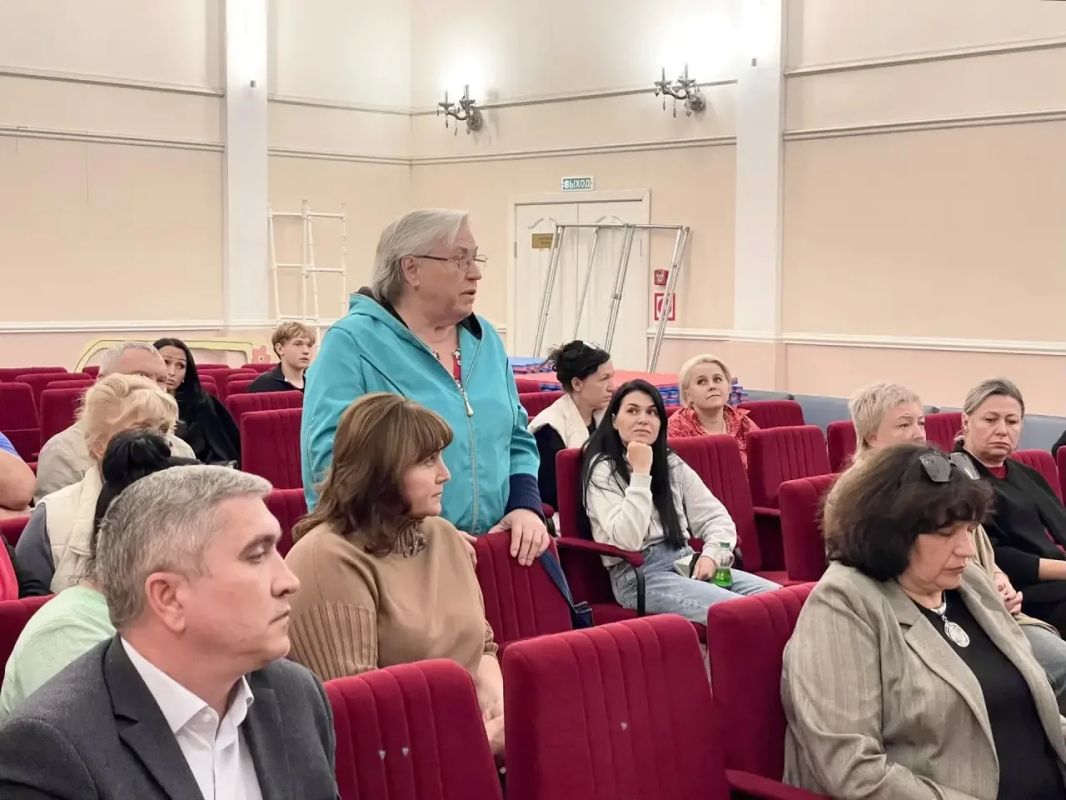 Артём Молчанов: Продолжаю встречи с жителями муниципальных округов в рамках работы Координационного совета по реализации приоритетных проектов Артём Молчанов: Продолжаю встречи с жителями муниципальных округов в рамках работы Координационного совета по реализации приоритетных проектов