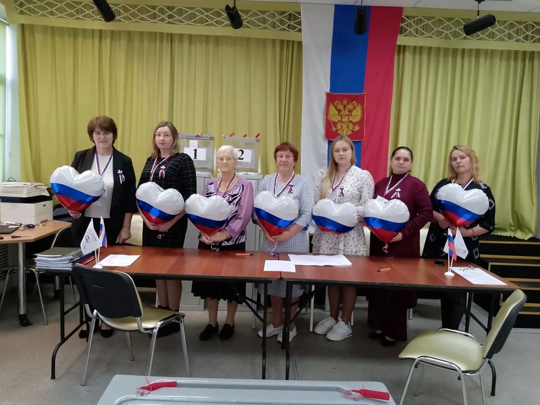 Наши команды УИК. В эти дни избирательные участки Ярославской области превратились в настоящие центры притяжения Наши команды УИК. В эти дни избирательные участки Ярославской области превратились в настоящие центры притяжения