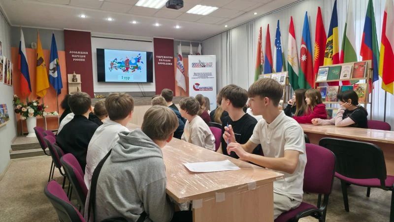 В Ярославле полицейские и общественники провели интерактивное занятие для школьников в рамках проекта «Код согласия 76» В Ярославле полицейские и общественники провели интерактивное занятие для школьников в рамках проекта «Код согласия 76»