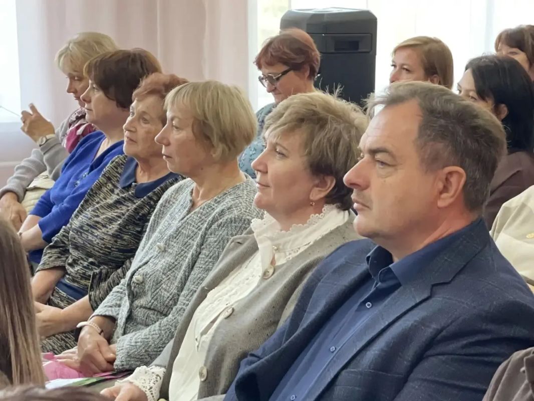 Артём Молчанов: В рамках работы Координационного совета по реализации приоритетных проектов встретился с жителями рабочего посёлка Петровское Ростовского округа Артём Молчанов: В рамках работы Координационного совета по реализации приоритетных проектов встретился с жителями рабочего посёлка Петровское Ростовского округа