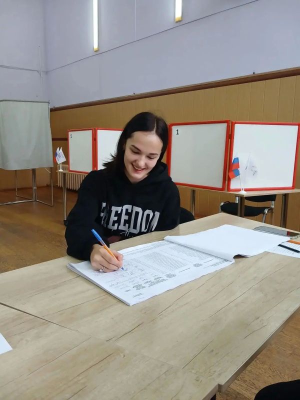 Выборы в Государственную Думу: до завершения голосования остается менее двух часов Выборы в Государственную Думу: до завершения голосования остается менее двух часов