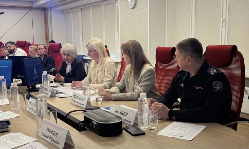 Сотрудники ярославской Госавтоинспекции приняли участие в пресс-конференции, посвященной всероссийской кампании «Продвижение безопасности» Сотрудники ярославской Госавтоинспекции приняли участие в пресс-конференции, посвященной всероссийской кампании «Продвижение безопасности»
