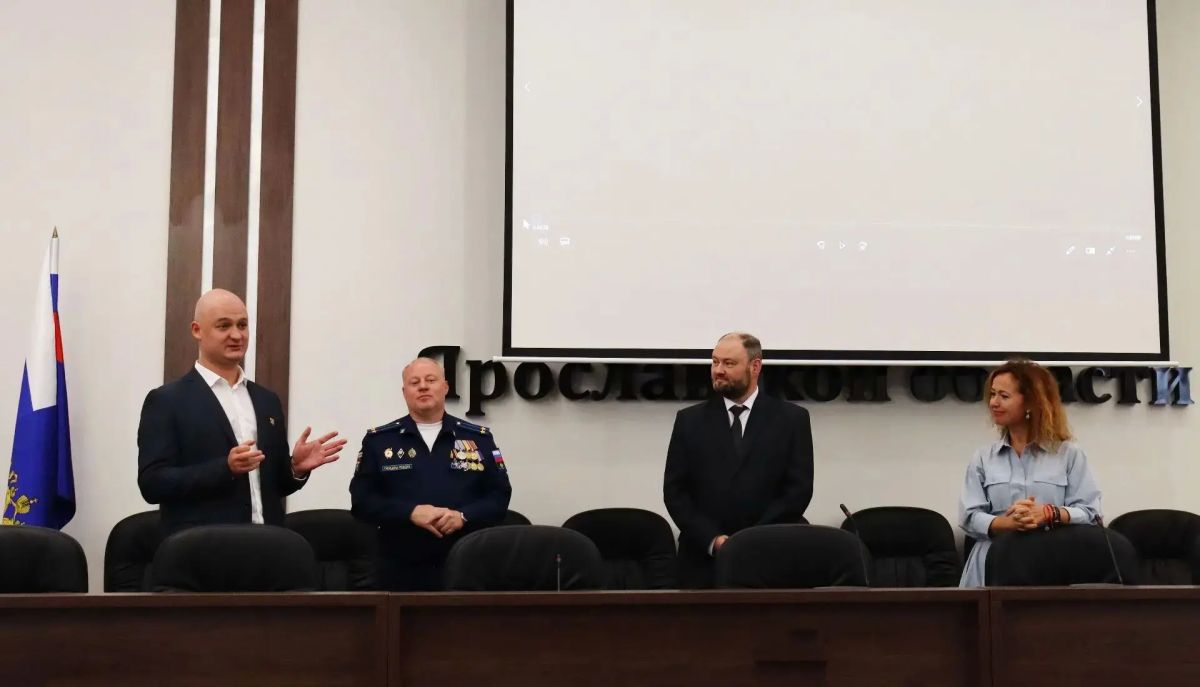 В прокуратуре Ярославской области состоялось уникальное событие – специальный показ художественного фильма «Раскаты» режиссера Глеба Пускепалиса В прокуратуре Ярославской области состоялось уникальное событие – специальный показ художественного фильма «Раскаты» режиссера Глеба Пускепалиса