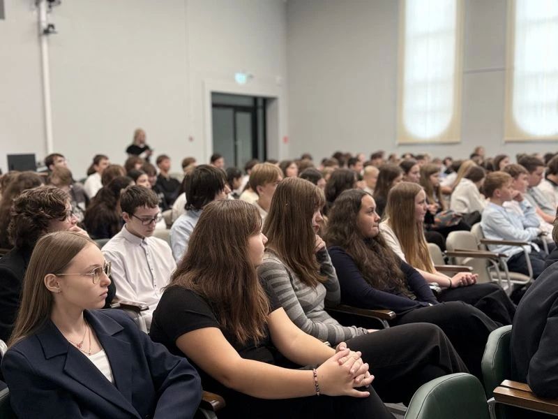 Полицейские и общественники встретились с учащимися школ Ярославля в рамках акции «Сообщи, где торгуют смертью» Полицейские и общественники встретились с учащимися школ Ярославля в рамках акции «Сообщи, где торгуют смертью»