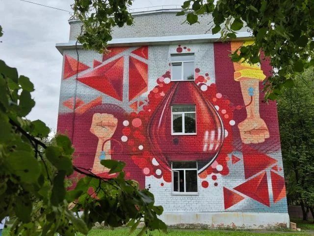 Михаил Евраев: На фасаде детского корпуса Областной туберкулезной больницы появился большой красочный мурал Михаил Евраев: На фасаде детского корпуса Областной туберкулезной больницы появился большой красочный мурал