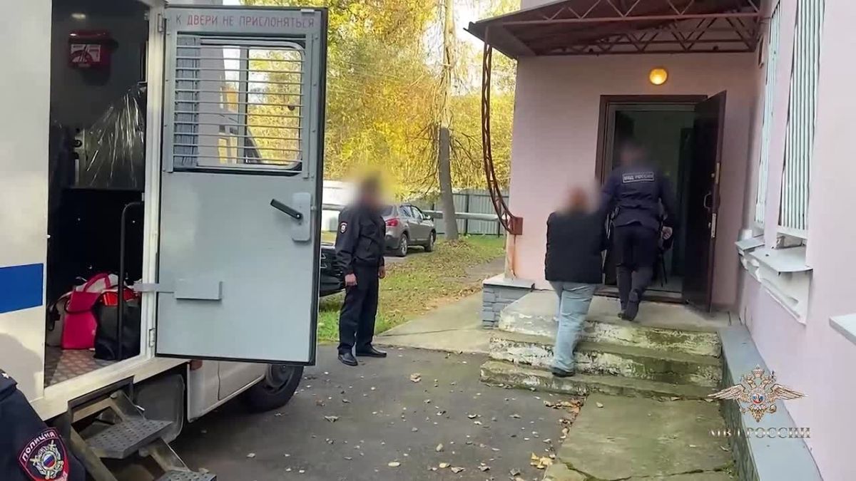 Избили, обрили и подожгли — жестокую расправу из-за ревности устроила семья над девушкой во Владимирской области