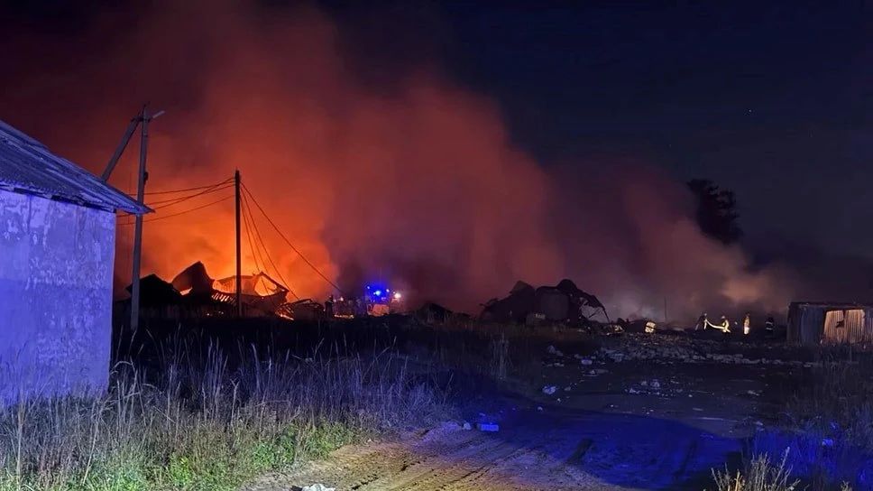 Участкового полиции Андрея Курбатова, арестованного после пожара на производстве петард в Кубринске Ярославской области, освободили из-под стражи