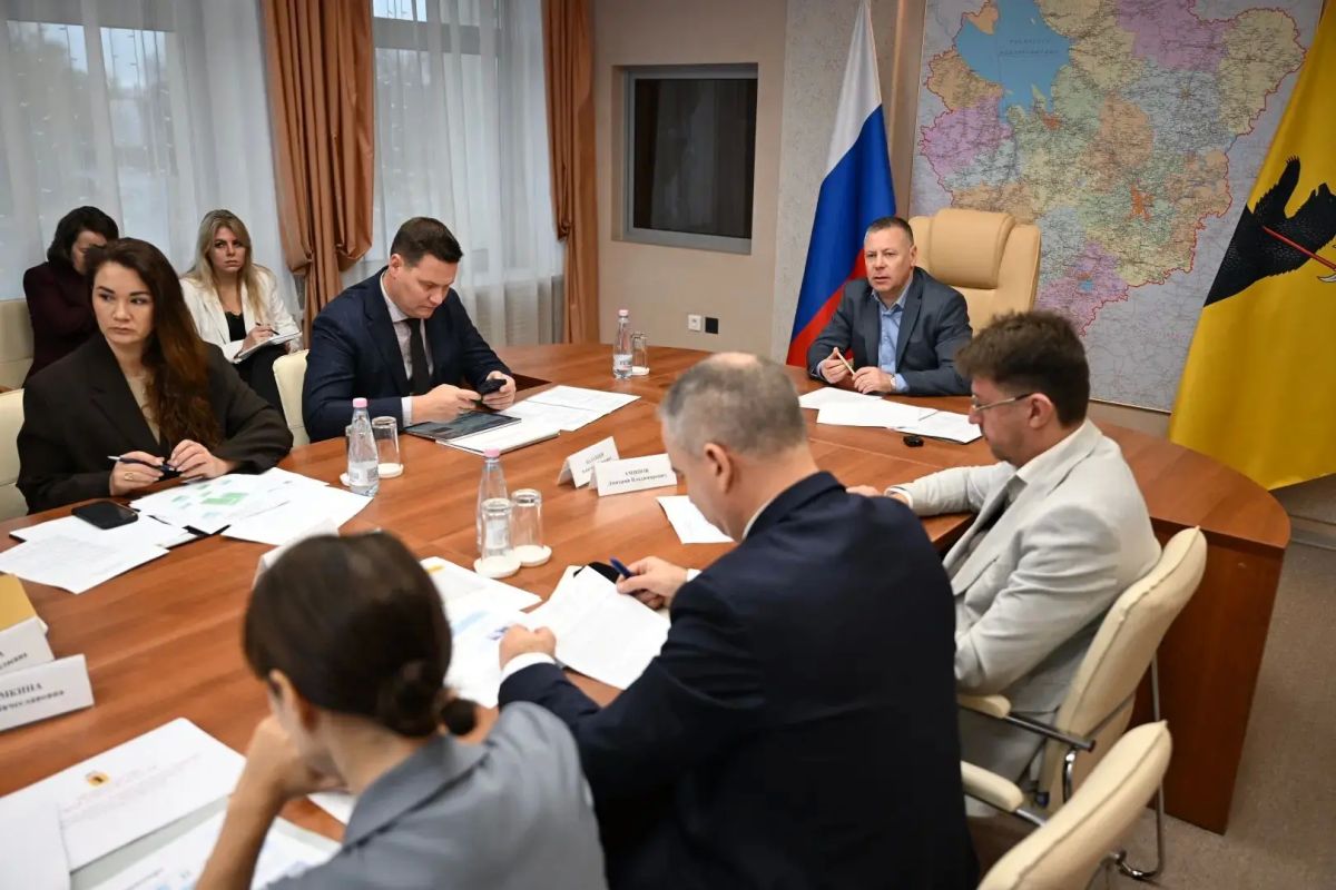 Михаил Евраев: На оперативном совещании обсудили подготовку фонтанов к зиме Михаил Евраев: На оперативном совещании обсудили подготовку фонтанов к зиме
