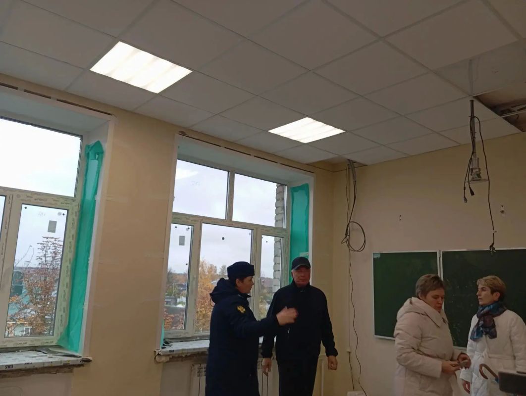 В рамках надзорного сопровождения прокуратура Мышкинского района контролирует исполнение требований законодательства при капитальном ремонте здания местного образовательного центра В рамках надзорного сопровождения прокуратура Мышкинского района контролирует исполнение требований законодательства при капитальном ремонте здания местного образовательного центра