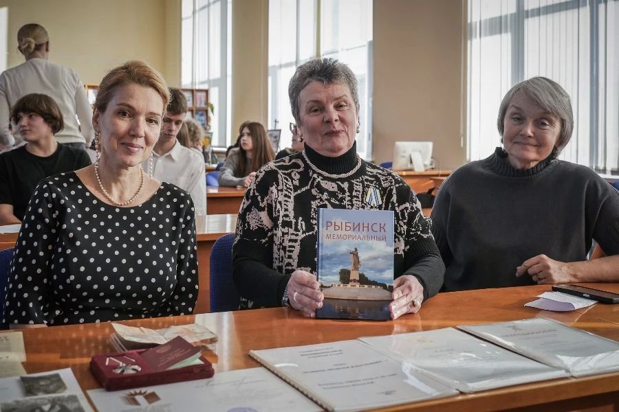 В Рыбинске представили книгу «Рыбинск мемориальный» В Рыбинске представили книгу «Рыбинск мемориальный»