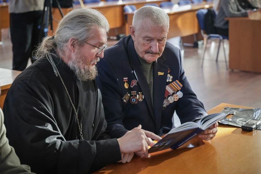 В Рыбинске представили книгу «Рыбинск мемориальный» В Рыбинске представили книгу «Рыбинск мемориальный»