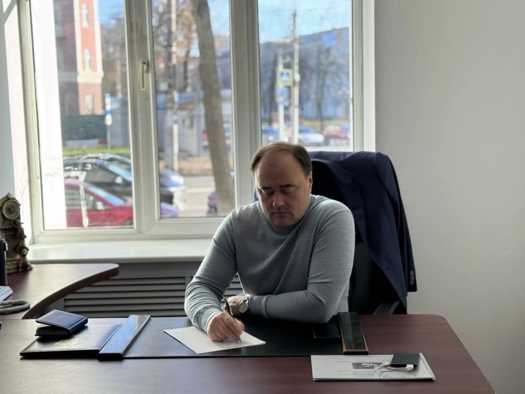 Артём Молчанов: Работаем для людей: приёмная в Ярославле всегда на связи Артём Молчанов: Работаем для людей: приёмная в Ярославле всегда на связи