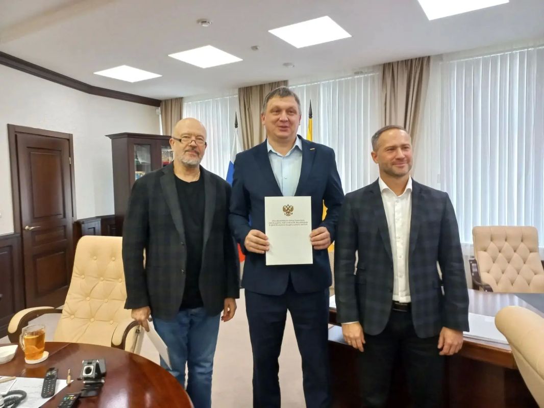 Сотрудники Избирательной комиссии Ярославской области удостоены наград Полномочного представителя Президента Российской Федерации в Центральном федеральном округе Сотрудники Избирательной комиссии Ярославской области удостоены наград Полномочного представителя Президента Российской Федерации в Центральном федеральном округе